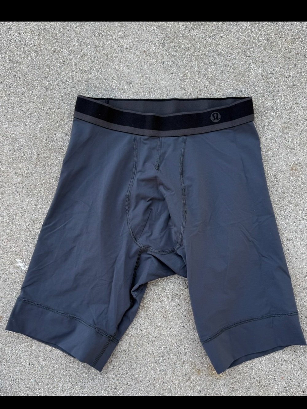 LULULEMON Gray Men’s Lock Em Down Boxer Light 9" SZ M